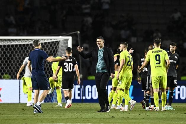 Qarabag v GNK Dinamo Zagreb - UEFA Champions Qualifying Play-Off: Second Leg BAKU, AZERBAIJAN - AUGUST 28: Arijan Ademi of Dinamo Zagreb and Dinamo Zagreb Head Coach Sergej Jakirovic celebrate after the UEFA Champions Qualifying Play-Off Second Leg match between Qarabag and GNK Dinamo Zagreb at Tofiq Bahramov Stadium on August 28, 2024 in Baku, Azerbaijan.  MarkoxLukunic PIXSELL