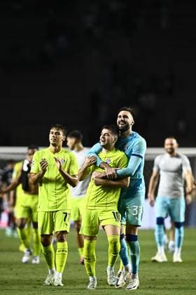 Qarabag v GNK Dinamo Zagreb - UEFA Champions Qualifying Play-Off: Second Leg BAKU, AZERBAIJAN - AUGUST 28: Dario Spikic of Dinamo Zagreb, Martin Baturina of Dinamo Zagreb and Dinamo Zagreb Goalkeeper Ivan Nevistic acknowledge fans after the UEFA Champions Qualifying Play-Off Second Leg match between Qarabag and GNK Dinamo Zagreb at Tofiq Bahramov Stadium on August 28, 2024 in Baku, Azerbaijan.  MarkoxLukunic PIXSELL