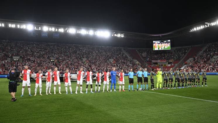 Slavia (left) and Lille (right) players are seen before start of the UEFA Champions League, 4th qualifying round, return match SK Slavia Praha (Czechia) vs Lille OSC (France), in Prague, Czech Republic, on August 28, 2024. (CTKxPhoto MichalxKamaryt) CTKPhotoP2024082808164  CTKPhotoP2024082808164