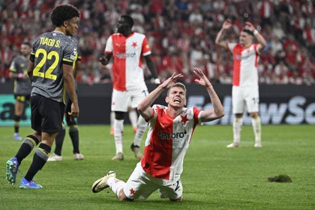 Sport Themen der Woche KW35 Sport Bilder des Tages David Doudera (Slavia; right) reacts during the UEFA Champions League, 4th qualifying round, return match SK Slavia Praha (Czechia) vs Lille OSC (France), in Prague, Czech Republic, on August 28, 2024. (CTKxPhoto MichalxKamaryt) CTKPhotoP2024082808325  CTKPhotoP2024082808325