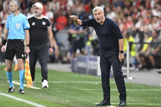 Head coach Bruno Genesio (Lille) gestures during the UEFA Champions League, 4th qualifying round, return match SK Slavia Praha (Czechia) vs Lille OSC (France), in Prague, Czech Republic, on August 28, 2024. (CTKxPhoto MichalxKamaryt) CTKPhotoP2024082808849  CTKPhotoP2024082808849