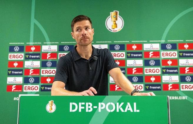 Sport Bilder des Tages Fußball, Herren, Saison 2024 2025, DFB-Pokal (1. Runde), FC Carl Zeiss Jena - Bayer Leverkusen (0;1), Trainer Xabi Alonso (Bayer 04 Leverkusen), 28.08. 2024, *** Soccer, Men, Season 2024 2025, DFB Cup 1 Round , FC Carl Zeiss Jena Bayer Leverkusen 0 1 , Coach Xabi Alonso Bayer 04 Leverkusen , 28 08 2024, Copyright: xMatthiasxKochx
