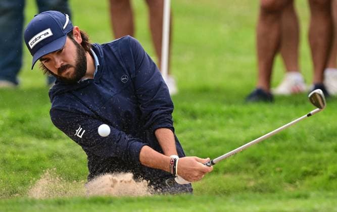 Sport Bilder des Tages Angel Hidalgo out of a bunker on the 11th GreenAngel Hidalgo out of a bunker on the 11th Green Betfred British Masters 2024, Day One, Golf, The Belfry, Sutton Coldfield, UK - 29 Aug 2024  Copyright: xGreigxCowie Shutterstockx 14672246s
