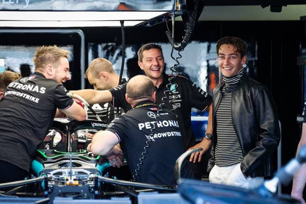 RUSSELL George (gbr), Mercedes AMG F1 Team W15, portrait during the Formula 1 Pirelli Gran Premio d’Italia 2024, Italian Grand Prix 2024, 16th round of the 2024 Formula One World Championship, WM, Weltmeisterschaft from August 30 to September 1, 2024 on the Autodromo Nazionale Monza, in Monza, Italy - F1 - ITALIAN GRAND PRIX 2024 DPPI Panoramic  240829_R16_ITALIA_DP_FG0O0777