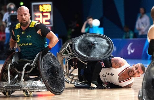 Sport Themen der Woche KW35 Sport Bilder des Tages Great Britains Stuart Robinson takes a tumble in action against Australia during the Wheelchair Rugby Paris Paris 2024 Paralympic Games, Day 2, France - 29 Aug 2024  Copyright: xSandraxMailer Shutterstockx 14673298d