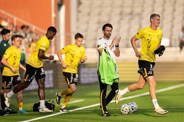 240829 Assistant coach Javier Agenjo Duran of Elfsborg during warmup ahead off the UEFA Europa League playoff between Elfsborg and Molde on August 29, 2024 in Boras. Photo: Jörgen Jarnberger BILDBYRAN COP 112 JJ0394 fotboll football soccer fotball uefa europa league playoff elfsborg molde bbeng Copyright: JÖRGENxJARNBERGER BB240829JJ008