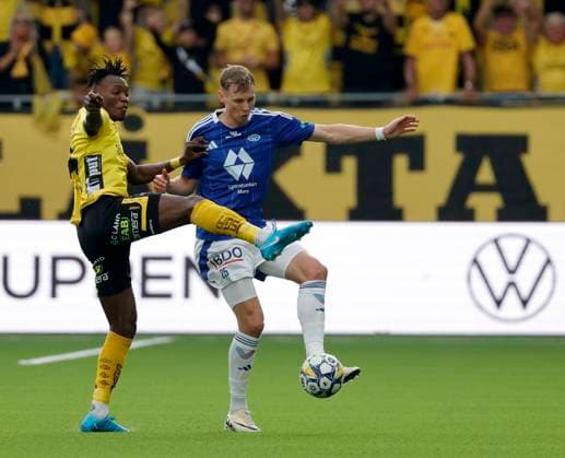 BORAS, SVERIGE 20240829 Elfsborgs Jalal Abdullai mot Moldes Anders Hagelskjär under torsdagens kvalmatch till Europa League mellan IF Elfsborg och Molde FK pa Boras Arena. BORAS SVERIGE x9200x