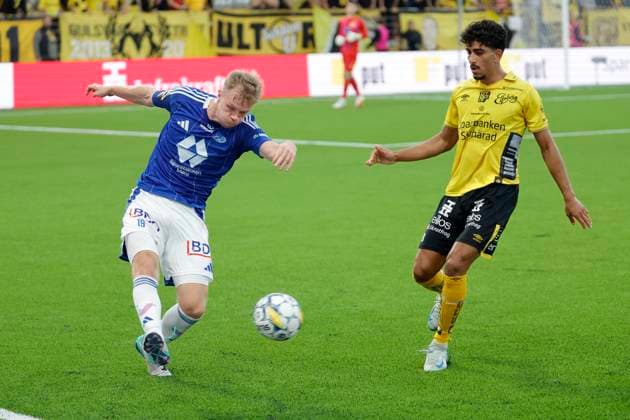 BORAS, SVERIGE 20240829 Moldes Eirik Haugan mot Elfsborgs Ahmed Qasem under torsdagens kvalmatch till Europa League mellan IF Elfsborg och Molde FK pa Boras Arena. BORAS SVERIGE x9200x