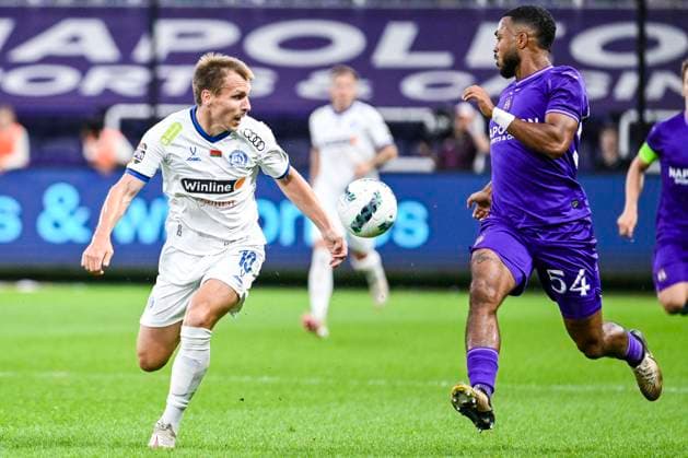 Dinamo s Dmitry Podstrelov and Anderlecht s Killian Sardella pictured in action during a soccer game between Belgian RSC Anderlecht and Belarusian FC Dinamo Minsk, Thursday 29 August 2024 in Brussels, the return leg of the play-offs for the UEFA Europa League competition. Anderlecht won the first leg 0-1. TOM GOYVAERTS TomxGoyvaerts  x99326971x