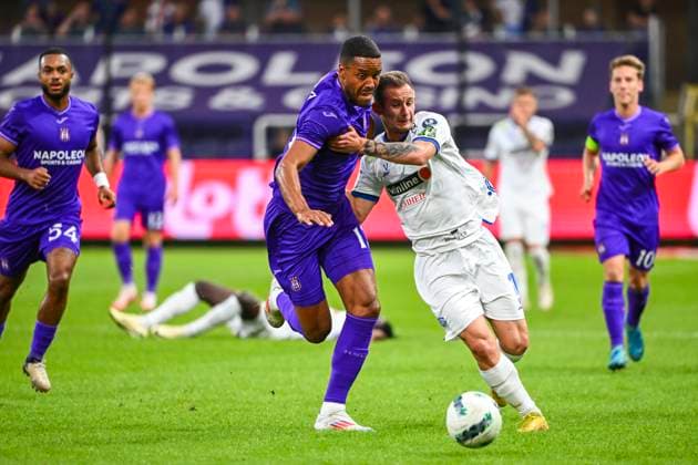 RSC Anderlecht v FC Dinamo Minsk - UEFA Europa League Play-off ANDERLECHT, BELGIUM - AUGUST 29 : Jorgensen Zanka Mathias defender of RSC Anderlecht and Bakhar Ivan forward of Dinamo Minsk in action during the UEFA Europa League Qualifiers Play-off 2nd leg match between RSC Anderlecht and FC Dinamo Minsk on August 29, 2024 in Anderlecht, Belgium, 29 08 2024 Anderlecht Belgium  Copyright: xVincentxKalutx