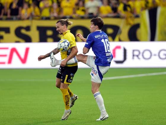 BORAS, SVERIGE 20240829 Elfsborgs Niklas Hult mot Moldes Emil Breivik under torsdagens kvalmatch till Europa League mellan IF Elfsborg och Molde FK pa Boras Arena. BORAS SVERIGE x9200x