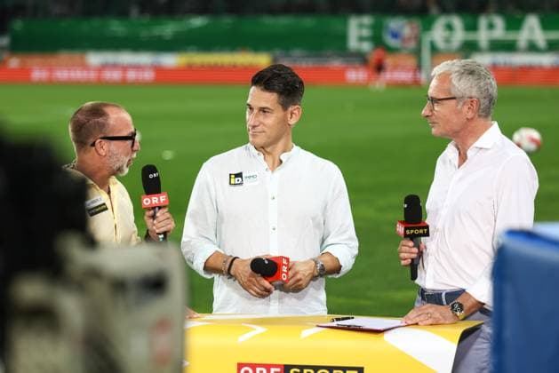 SOCCER - UEFA EL, Rapid vs Braga VIENNA,AUSTRIA,29.AUG.24 - SOCCER - UEFA Europa League, qualification, SK Rapid Wien vs Sporting Club de Braga. Image shows Roman Maehlich, Helge Payer and Rainer Pariasek (ORF).  GEPAxpictures xArminxRauthner