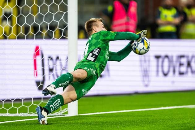 240829 Goalkeeper Isak Pettersson of Elfsborg at a penalty shoot out during the UEFA Europa League playoff between Elfsborg and Molde on August 29, 2024 in Boras. Photo: Jörgen Jarnberger BILDBYRAN COP 112 JJ0394 fotboll football soccer fotball uefa europa league playoff elfsborg molde bbeng Copyright: JÖRGENxJARNBERGER BB240829JJ044