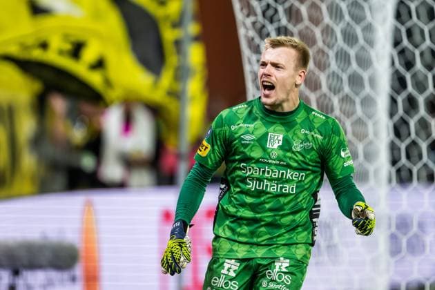 240829 Goalkeeper Isak Pettersson of Elfsborg celebrates at a penalty shoot out during the UEFA Europa League playoff between Elfsborg and Molde on August 29, 2024 in Boras. Photo: Jörgen Jarnberger BILDBYRAN COP 112 JJ0394 fotboll football soccer fotball uefa europa league playoff elfsborg molde bbeng Copyright: JÖRGENxJARNBERGER BB240829JJ048