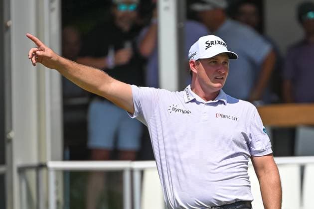 ATLANTA, GA - AUGUST 29: Sepp Straka hitting off the first tee during the first round of the 2024 FedExCup Playoffs Tour Championship on August 29, 2024 at East Lake Golf Club in Atlanta, Georgia. (Photo by John Adams Icon Sportswire) GOLF: AUG 29 PGA, Golf Herren FedExCup Playoffs - TOUR Championship EDITORIAL USE ONLY Icon240829144141