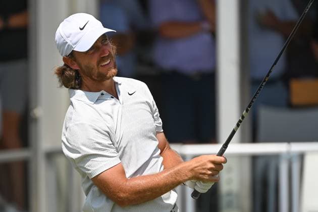 ATLANTA, GA - AUGUST 29: Tommy Fleetwood hitting off the first tee during the first round of the 2024 FedExCup Playoffs Tour Championship on August 29, 2024 at East Lake Golf Club in Atlanta, Georgia. (Photo by John Adams Icon Sportswire) GOLF: AUG 29 PGA, Golf Herren FedExCup Playoffs - TOUR Championship EDITORIAL USE ONLY Icon240829144791