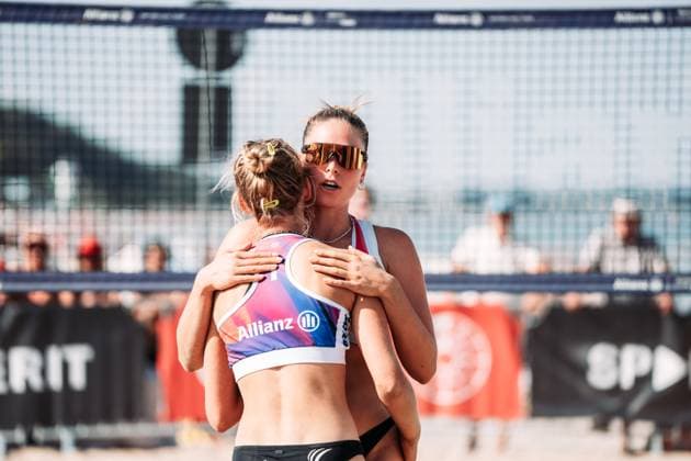 Beachvolleyball Frauen Allianz German Beach Tour Deutsche Beachvolleyball-Meisterschaft 2024 29.08.2024 v.l. Emma Gangey und Lina Hesse Timmendorfer Strand Ahmann-Hager-Arena Schleswig-Holstein Deutschland