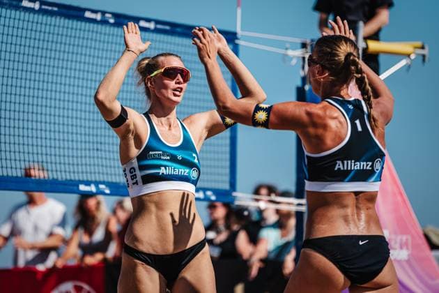 Beachvolleyball Frauen Allianz German Beach Tour Deutsche Beachvolleyball-Meisterschaft 2024 29.08.2024 v.l. Tabea Schwarz und Stefanie Klatt Timmendorfer Strand Ahmann-Hager-Arena Schleswig-Holstein Deutschland