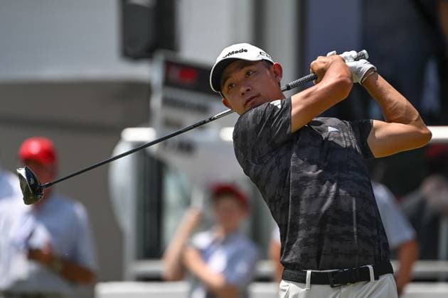 ATLANTA, GA - AUGUST 29: Collin Morikawa teeing off on the first tee during the first round of the 2024 FedExCup Playoffs Tour Championship on August 29, 2024 at East Lake Golf Club in Atlanta, Georgia. (Photo by John Adams Icon Sportswire) GOLF: AUG 29 PGA, Golf Herren FedExCup Playoffs - TOUR Championship EDITORIAL USE ONLY Icon240829147021