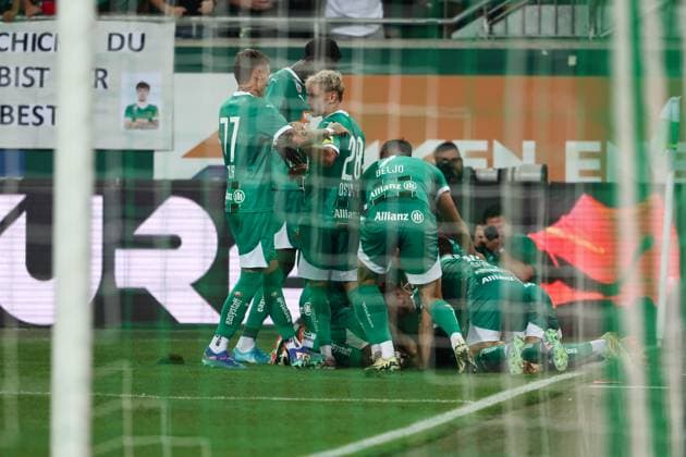 SOCCER - UEFA EL, Rapid vs Braga VIENNA,AUSTRIA,29.AUG.24 - SOCCER - UEFA Europa League, qualification, SK Rapid Wien vs Sporting Club de Braga. Image shows the rejoicing of Rapid with Isak Jansson (Rapid).  GEPAxpictures xArminxRauthner