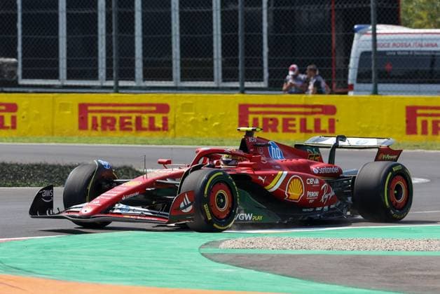 Carlos Sainz jr. (Scuderia Ferrari HP) in der Schikane Prima Variante, 1 Freies Training, Grosser Preis von Italien, Motorsport, Herren, Formel 1, 30.08.2024 Monza Lombardei Italien