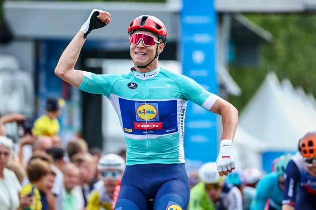 Sport Themen der Woche KW35 Sport Bilder des Tages Italian Jonathan Milan of Lidl-Trek celebrates as he crosses the finish line to win the third stage of the Renewi Tour multi-stage cycling race, from Blankenberge to Ardooie (185,5 km) on Friday 30 August 2024. The five-day race takes place in Belgium and the Netherlands. DAVIDxPINTENS  x99369344x