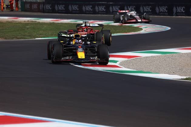 30.08.2024, Autodromo Nazionale di Monza, Monza, FORMULA 1 PIRELLI GRAN PREMIO D ITALIA 2024 ,im Bild Max Verstappen (NLD), Oracle Red Bull Racing, Charles Leclerc (MCO), Scuderia Ferrari HP Defodi-506_20240830_hbr_7286