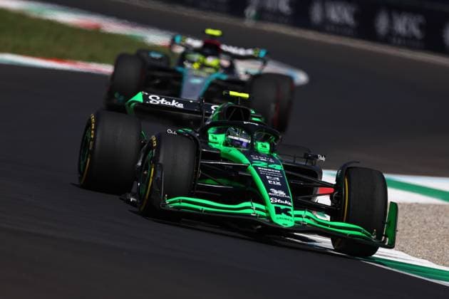 Zhou Guanyu of China and Alfa Romeo F1 in Aktion, Practice, F1 Grand Prix of Italy, Autodromo Nazionale Monza am 30. August 2024 in Monza, Italy. (Foto von Diogo Cardoso DeFodi Images) Zhou Guanyu of China and Alfa Romeo F1 in action, Practice, F1 Grand Prix of Italy, Autodromo Nazionale Monza on August 30, 2024 in Monza, Italy. (Photo by Diogo Cardoso DeFodi Images) Defodi-645_f1ita20240830_2441