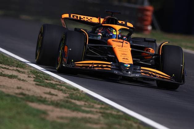 Oscar Piastri of Australia and McLaren in Aktion, Practice, F1 Grand Prix of Italy, Autodromo Nazionale Monza am 30. August 2024 in Monza, Italy. (Foto von Diogo Cardoso DeFodi Images) Oscar Piastri of Australia and McLaren in action, Practice, F1 Grand Prix of Italy, Autodromo Nazionale Monza on August 30, 2024 in Monza, Italy. (Photo by Diogo Cardoso DeFodi Images) Defodi-645_f1ita20240830_1321