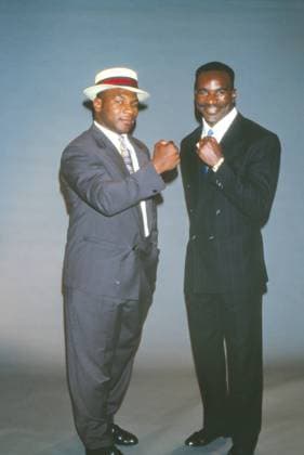 Archivbilder der Woche SPORT KW35 RECORD DATE NOT STATED Mike Tyson and Evander Holyfield: Heavyweight Champions This candid color image features former professional boxers Evander Holyfield and Mike Tyson standing side by side. Holyfield reigned as the undisputed champion in both the cruiserweight and heavyweight divisions, being the first and to date only boxer in history to do so, which earned him the nickname of The Real Deal . Holyfield is the only four-time world heavyweight champion. He reigned as the undisputed world heavyweight champion and holds the record as the youngest boxer to win a heavyweight title at 20 years, 4 months and 22 days old. Tyson won his first 19 professional fights by knockout, 12 of them in the first round. Copyright: xFrankxLeex