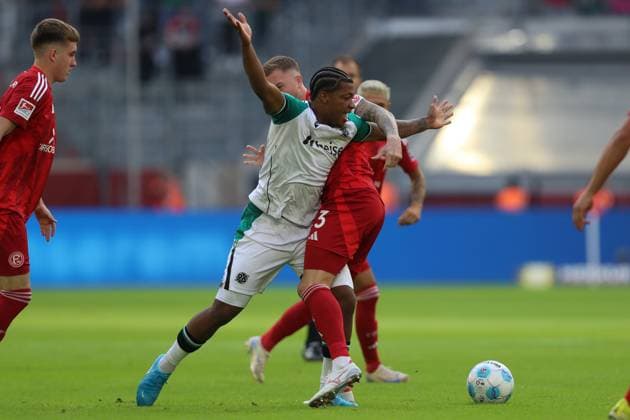 waehrend des Spiels der 2. Bundesliga zwischen Fortuna Düsseldorf und Hannover 96 im Merkur Spiel-Arena am 30. August 2024 in Düsseldorf, Deutschland. (Foto von Oliver Kaelke DeFodi Images) +++ during the 2. Bundesliga match between Fortuna Düsseldorf and Hannover 96 at Merkur Spiel-Arena on August 30, 2024 in Düsseldorf, Germany. (Photo by Oliver Kaelke DeFodi Images) DFB DFL REGULATIONS PROHIBIT ANY USE OF PHOTOGRAPHS AS IMAGE SEQUENCES AND OR QUASI-VIDEO. (Photo by Oliver Kaelke DeFodi Images) Defodi-678_2024_08_30_OK_DUSH96_0183