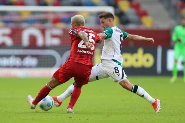 waehrend des Spiels der 2. Bundesliga zwischen Fortuna Düsseldorf und Hannover 96 im Merkur Spiel-Arena am 30. August 2024 in Düsseldorf, Deutschland. (Foto von Oliver Kaelke DeFodi Images) +++ during the 2. Bundesliga match between Fortuna Düsseldorf and Hannover 96 at Merkur Spiel-Arena on August 30, 2024 in Düsseldorf, Germany. (Photo by Oliver Kaelke DeFodi Images) DFB DFL REGULATIONS PROHIBIT ANY USE OF PHOTOGRAPHS AS IMAGE SEQUENCES AND OR QUASI-VIDEO. (Photo by Oliver Kaelke DeFodi Images) Defodi-678_2024_08_30_OK_DUSH96_0759