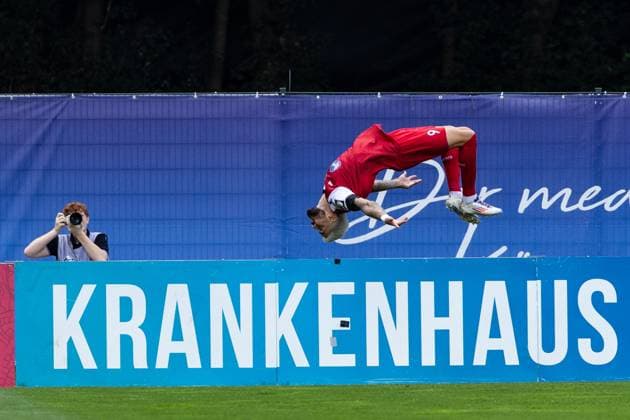 Sport Bilder des Tages 3. Liga 4.Spieltag: Viktoria Köln - F.C. Hansa Rostock, 30.08.2024 Lex-Tyger-Lobinger (Viktoria Köln, 9) im Jubel 3. Liga 4.Spieltag: Viktoria Köln - F.C. Hansa Rostock, Sportpark Höhenberg, Köln, 30.08.2024 DFL DFB REGULATIONS PROHIBIT ANY USE OF PHOTOGRAPHS AS IMAGE SEQUENCES AND OR QUASI-VIDEO. Copyright: xBEAUTIFULxSPORTS Buriakovx