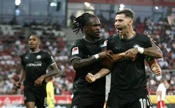 Torjubel 0-3 Branimir Hrgota . 2.Bundesliga - Spieltag 4 , Jahn Regensburg - Greuther Fürth . Fußball , in Jahnstadion , Regensburg , Bayern , Deutschland . August 30, 2024 - Photo: Ipa Photo Pressefoto DENL Copyright: xx