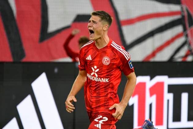 Sport Bilder des Tages Merkur Spielarena Düsseldorf 30.8.2024, 2. Fussball Bundesliga Saison 2024 25 4. Spieltag, Fortuna Düsseldorf (F95) vs Hannover 96 (H96) - Torschütze Danny Schmidt (F95) jubelt nach seinem Tor