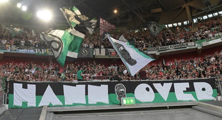 30.08.2024, xblx, Fussball 2.Bundesliga, Fortuna Duesseldorf - Hannover 96 emspor, v.l. Hannover fans nach der Pause mit Unterstützung (DFL DFB REGULATIONS PROHIBIT ANY USE OF PHOTOGRAPHS as IMAGE SEQUENCES and or QUASI-VIDEO) Duesseldorf