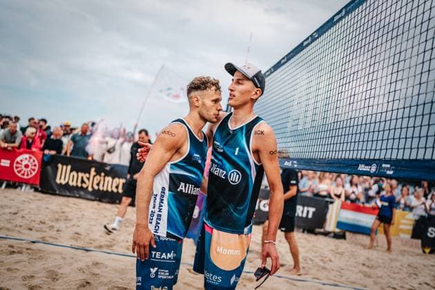 Beachvolleyball Männer Allianz German Beach Tour Deutsche Beachvolleyball-Meisterschaft 2024 30.08.2024 v.l. Eric Stadie und Momme Lorenz Timmendorfer Strand Ahmann-Hager-Arena Schleswig-Holstein Deutschland