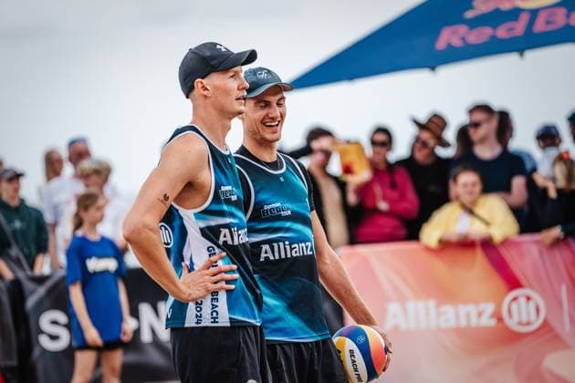 Beachvolleyball Männer Allianz German Beach Tour Deutsche Beachvolleyball-Meisterschaft 2024 30.08.2024 v.l. Robin Sowa und Max Just Timmendorfer Strand Ahmann-Hager-Arena Schleswig-Holstein Deutschland