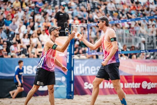 Beachvolleyball Männer Allianz German Beach Tour Deutsche Beachvolleyball-Meisterschaft 2024 30.08.2024 v.l. Clemens Wickler und Nils Ehlers Timmendorfer Strand Ahmann-Hager-Arena Schleswig-Holstein Deutschland