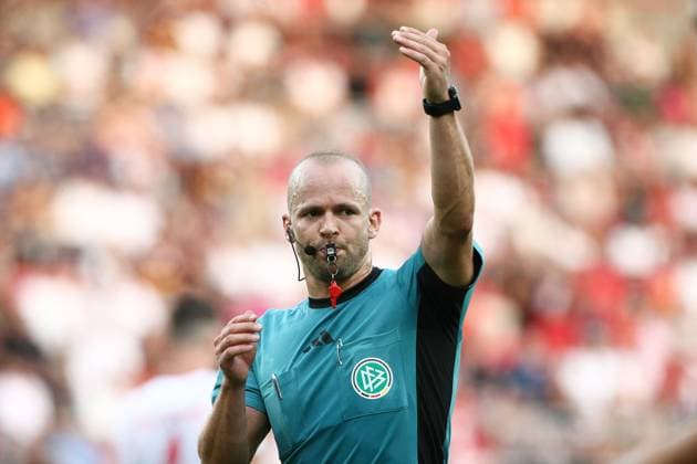 Patrick Schwengers Schiedsrichter . 2.Bundesliga - Spieltag 4 , Jahn Regensburg - Greuther Fürth . Fußball , in Jahnstadion , Regensburg , Bayern , Deutschland . August 30, 2024 - Photo: Ipa Photo Pressefoto DENL Copyright: xx
