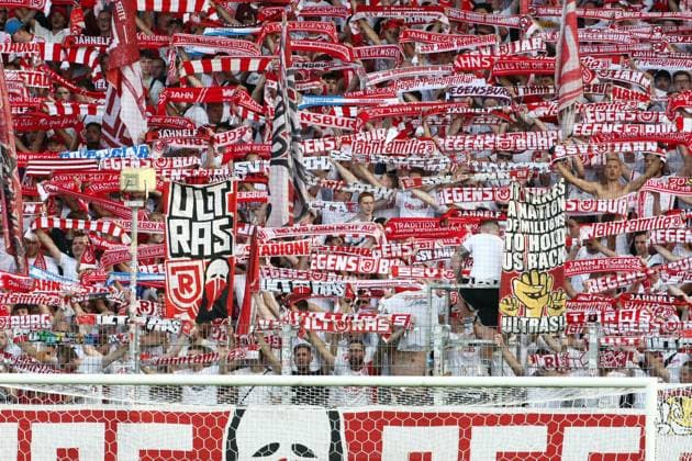 Fans . 2.Bundesliga - Spieltag 4 , Jahn Regensburg - Greuther Fürth . Fußball , in Jahnstadion , Regensburg , Bayern , Deutschland . August 30, 2024 - Photo: Ipa Photo Pressefoto DENL Copyright: xx