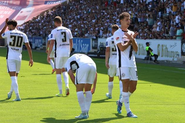 31.08.2024, Fussball, Herren, 2. Bundesliga, Saison 2024 2025, SV 07 Elversberg - SV Darmstadt 98, Torjubel zum 2:0, Torschütze: Fisnik Asllani (SV 07 Elversberg) Elversberg Ursapharm-Arena an der Kaiserlinde Saarland Deutschland (DE)