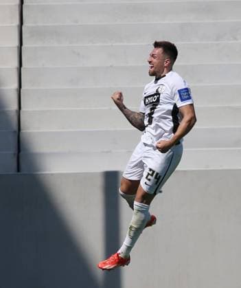 31.08.2024, xmohx, Fussball 2.Bundesliga, SV Elversberg - SV Darmstadt 98 emspor, v.l. Luca Schnellbacher (SV Elversberg) celebrate the goal, Der Torjubel zum 1:0 (DFL DFB REGULATIONS PROHIBIT ANY USE OF PHOTOGRAPHS as IMAGE SEQUENCES and or QUASI-VIDEO) Elversberg