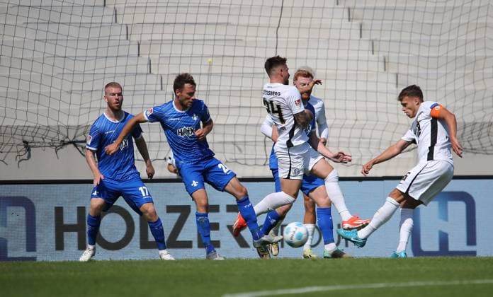 31.08.2024, xmohx, Fussball 2.Bundesliga, SV Elversberg - SV Darmstadt 98 emspor, v.l. Patryck Dragon (SV Elversberg) (DFL DFB REGULATIONS PROHIBIT ANY USE OF PHOTOGRAPHS as IMAGE SEQUENCES and or QUASI-VIDEO) Elversberg