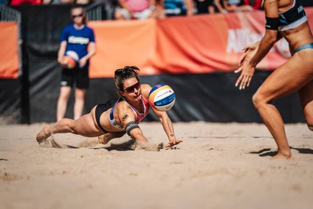 Beachvolleyball Frauen Allianz German Beach Tour Deutsche Beachvolleyball-Meisterschaft 2024 31.08.2024 Anna Lena Grüne springt zum Ball Timmendorfer Strand Ahmann-Hager-Arena Schleswig-Holstein Deutschland