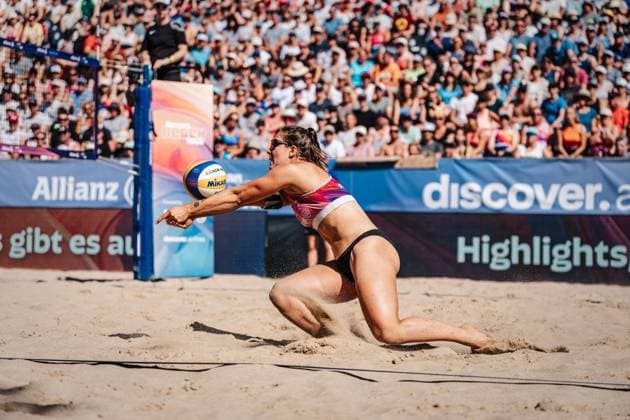 Beachvolleyball Frauen Allianz German Beach Tour Deutsche Beachvolleyball-Meisterschaft 2024 31.08.2024 Anna Lena Grüne spielt den Ball Timmendorfer Strand Ahmann-Hager-Arena Schleswig-Holstein Deutschland