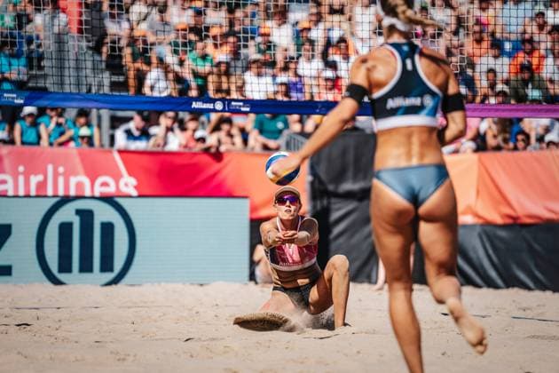 Beachvolleyball Frauen Allianz German Beach Tour Deutsche Beachvolleyball-Meisterschaft 2024 31.08.2024 Chenoa Christ nimmt den Ball an Timmendorfer Strand Ahmann-Hager-Arena Schleswig-Holstein Deutschland