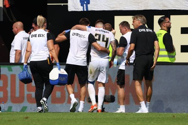 31.08.2024, Fussball, Herren, 2. Bundesliga, Saison 2024 2025, SV 07 Elversberg - SV Darmstadt 98, Luca Schnellbacher (SV 07 Elversberg) verletzt Elversberg Ursapharm-Arena an der Kaiserlinde Saarland Deutschland (DE)