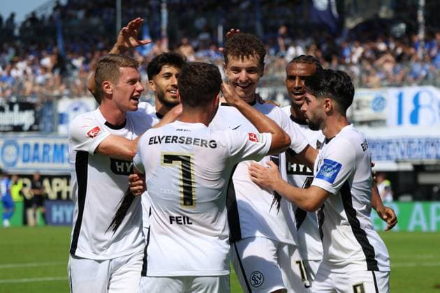 31.08.2024, Fussball, Herren, 2. Bundesliga, Saison 2024 2025, SV 07 Elversberg - SV Darmstadt 98, Torjubel zum 3:0, Torschütze: Fisnik Asllani (SV 07 Elversberg) Elversberg Ursapharm-Arena an der Kaiserlinde Saarland Deutschland (DE)