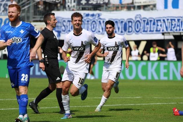 31.08.2024, Fussball, Herren, 2. Bundesliga, Saison 2024 2025, SV 07 Elversberg - SV Darmstadt 98, Torjubel zum 3:0, Torschütze: Fisnik Asllani (SV 07 Elversberg) Elversberg Ursapharm-Arena an der Kaiserlinde Saarland Deutschland (DE)